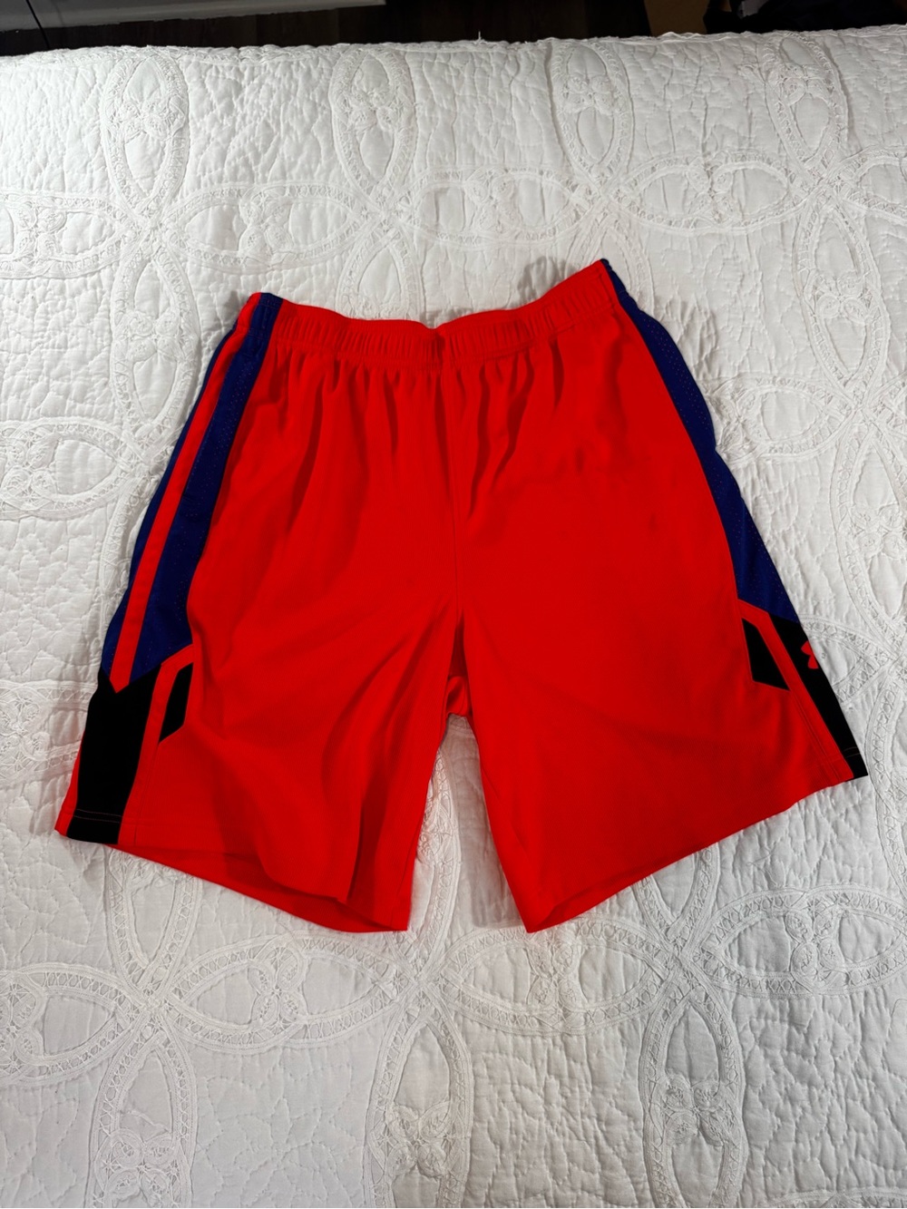 Under Armour Men’s XL Bright Orange Shorts